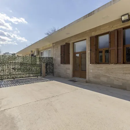 Zvonimir Holiday With Large 95M2 Pool Villa Solin