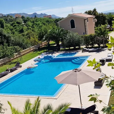 Zvonimir Holiday With Large 95M2 Pool Villa