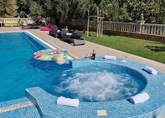 Zvonimir Holiday With Large 95M2 Pool