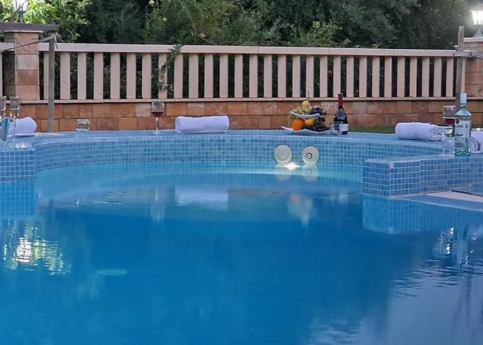 Zvonimir Holiday With Large 95M2 Pool Villa