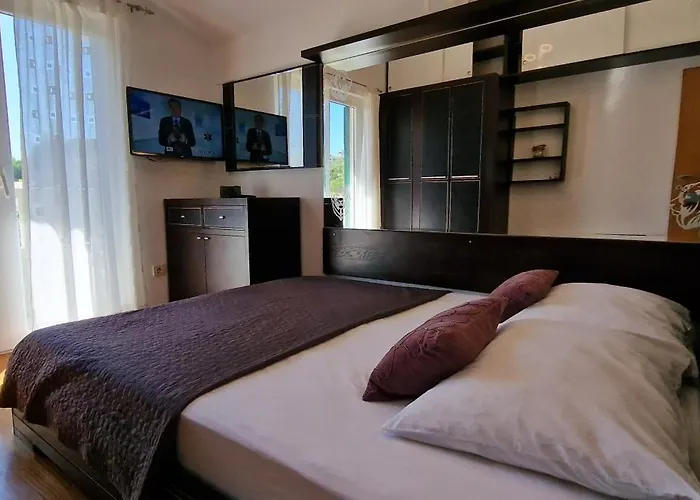 Villa Zvonimir Holiday With Large 95M2 Pool Solin