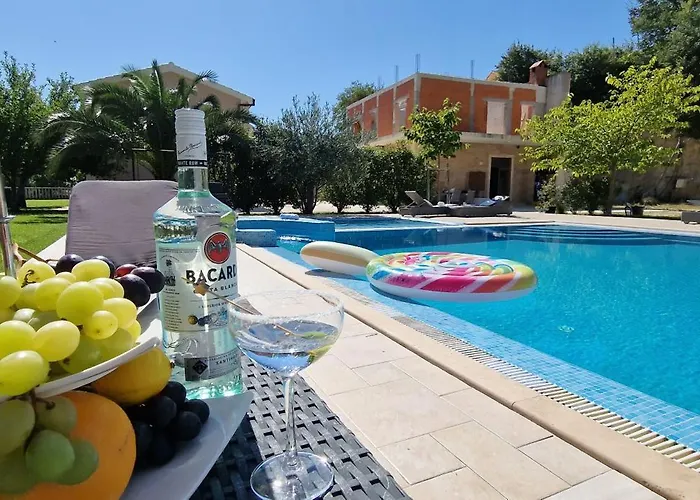 Villa Zvonimir Holiday With Large 95M2 Pool *