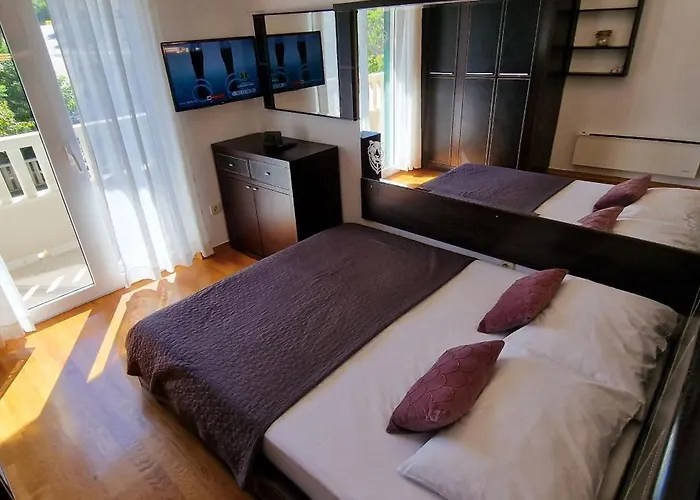 Zvonimir Holiday With Large 95M2 Pool *