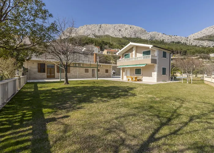 Zvonimir Holiday With Large 95M2 Pool