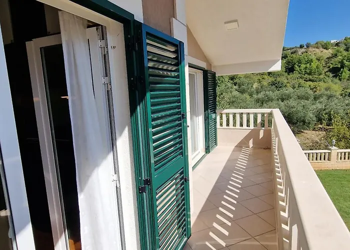 Zvonimir Holiday With Large 95M2 Pool * Solin