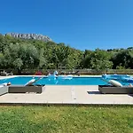 Zvonimir With Large 95m2 Pool * Solin