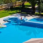 Villa Zvonimir With Large 95m2 Pool