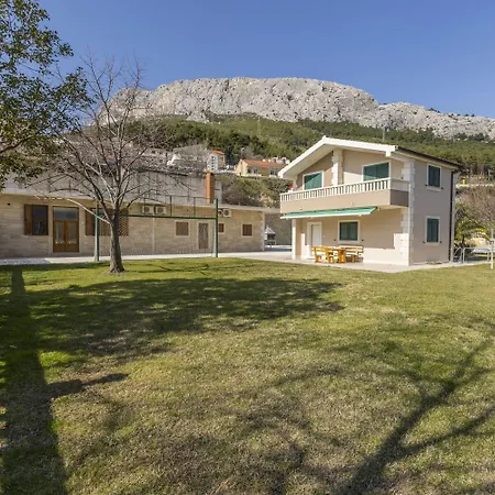Zvonimir With Large 95m2 Pool
