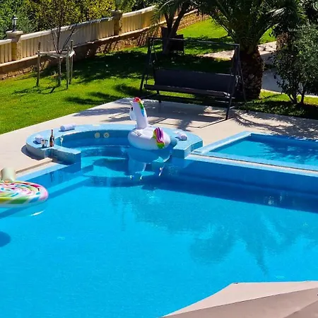 וילה Zvonimir With Large 95m2 Pool